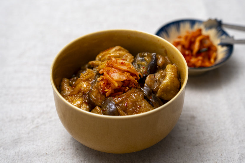 ごはん同盟 シライ家の「お母さん直伝の鶏キムチ丼」